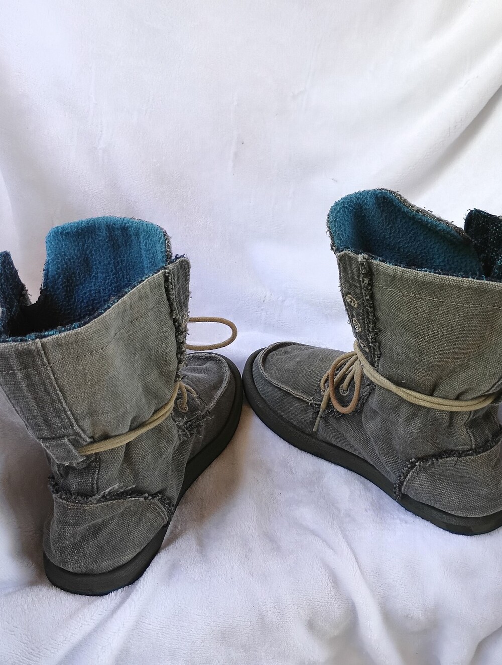 Sanuk Stevie Vintage Distressed Gray Canvas Lace-Up Boots. Women's size 7. - Picture 5 of 10
